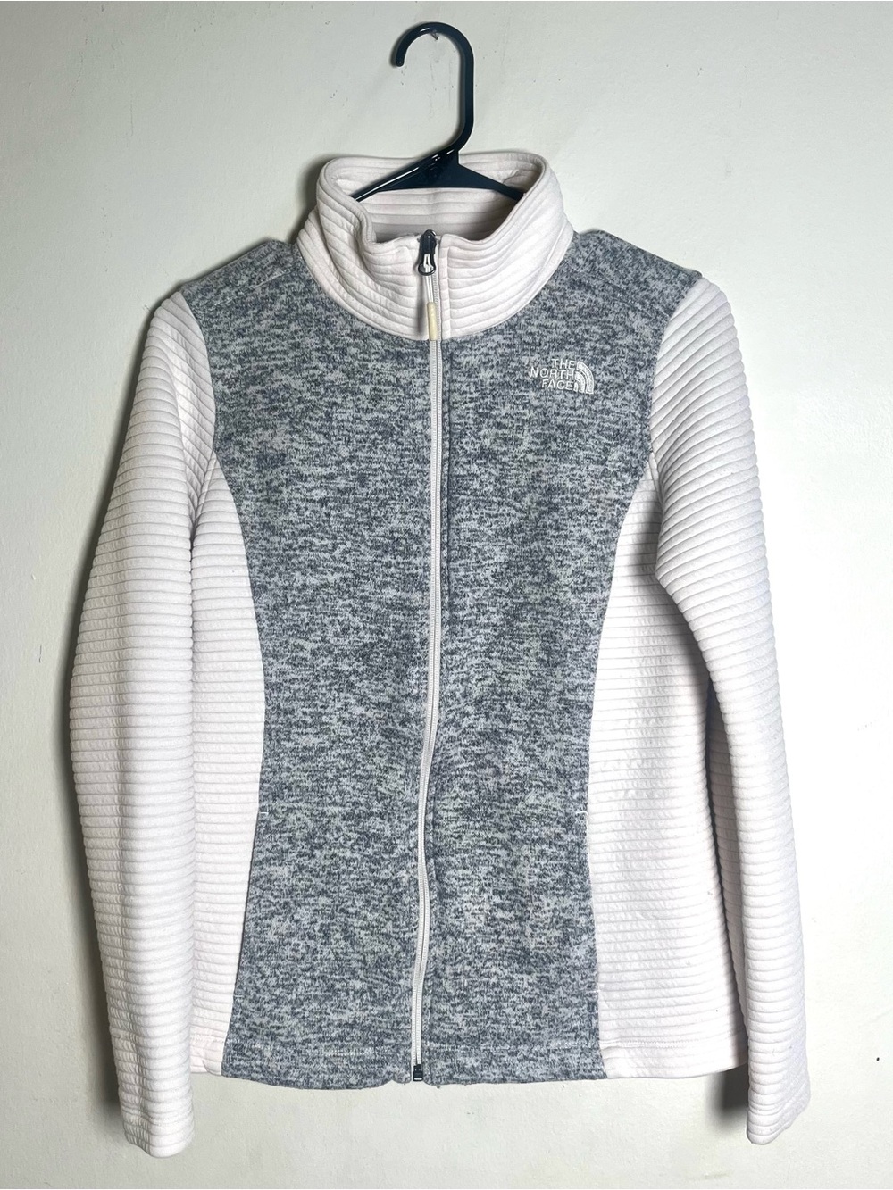 The North Face Gray & White Girls' Contrast Fleece Zip Jacket